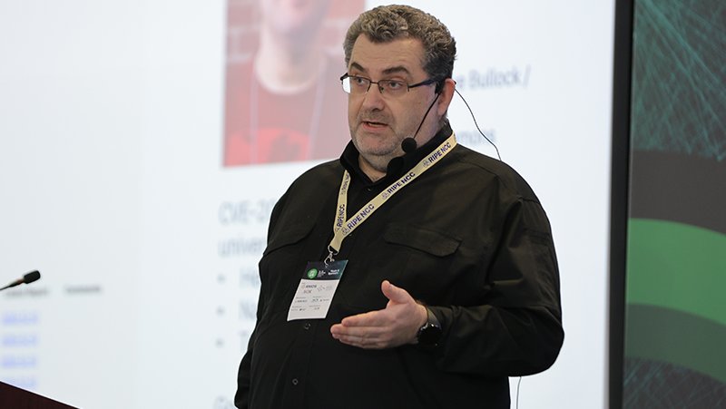 A picture of Vlatko Kosturjak giving a presentation