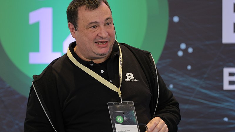 A picture of Gianluca Sironi giving a presentation