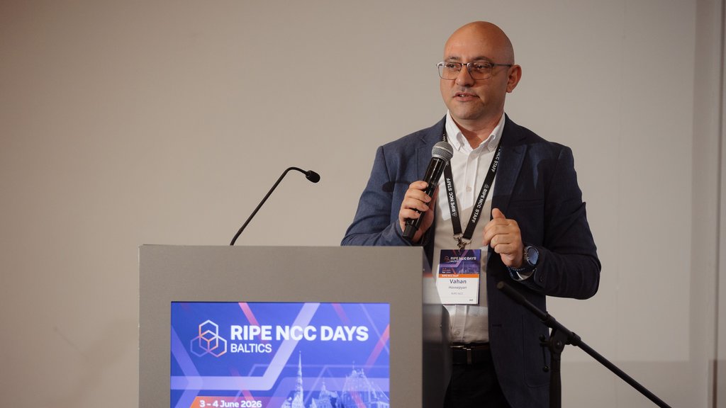 A picture of Vahan Hovsepyan giving a presentation